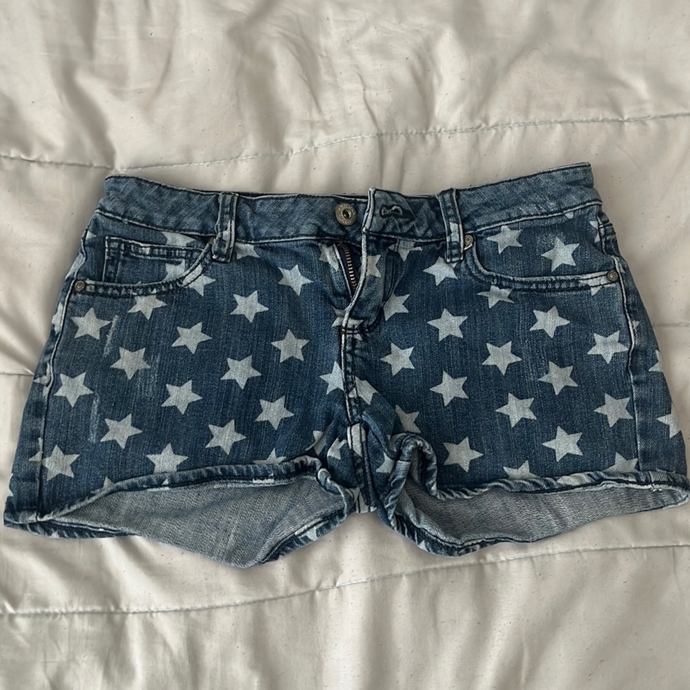 Women’s bottoms: jean shorts, athletic shorts, and skirts.